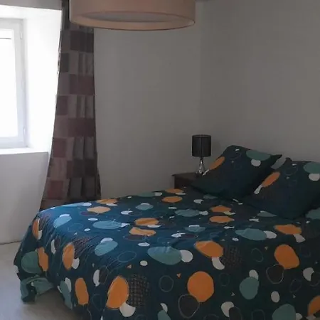 Hébergement de vacances De La Combe Basse *
