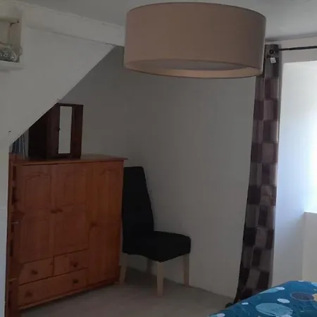 De La Combe Basse بيت للعطل *